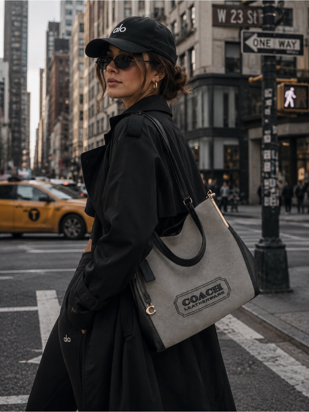COACH Badge Jacquard Dalton 31 Shoulder Bag in Salt Black with textured Leather